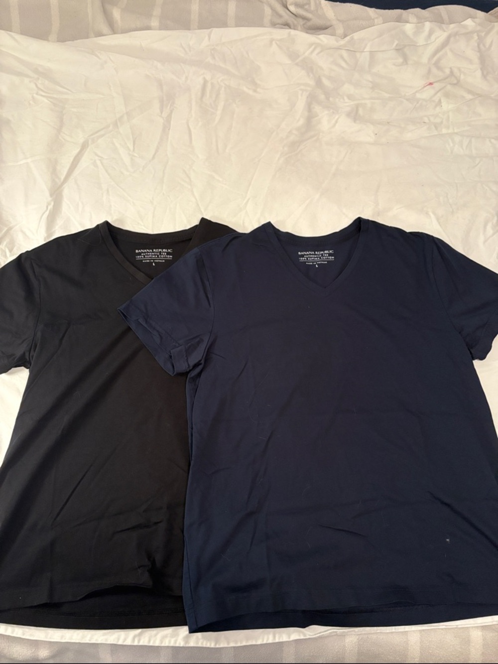 Banana Republic Black/Blue Lot of Two Supima Short Sleeve Tees Size L